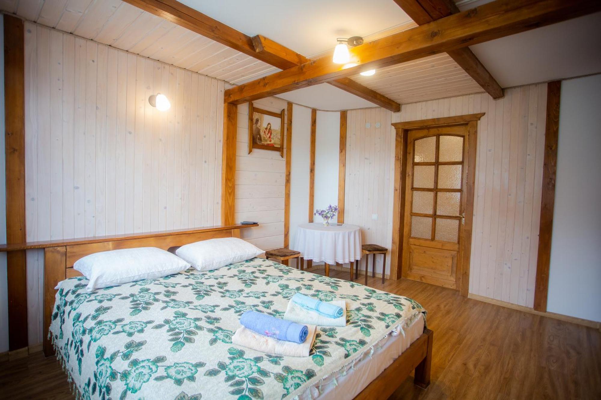 Сервус Guest Yaremche Exterior foto